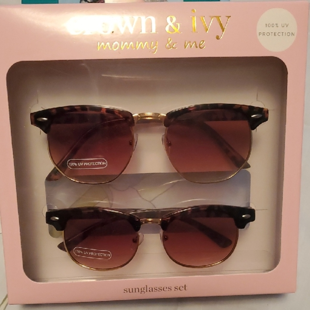Crown & Ivy Tortoise Sunglasses Set